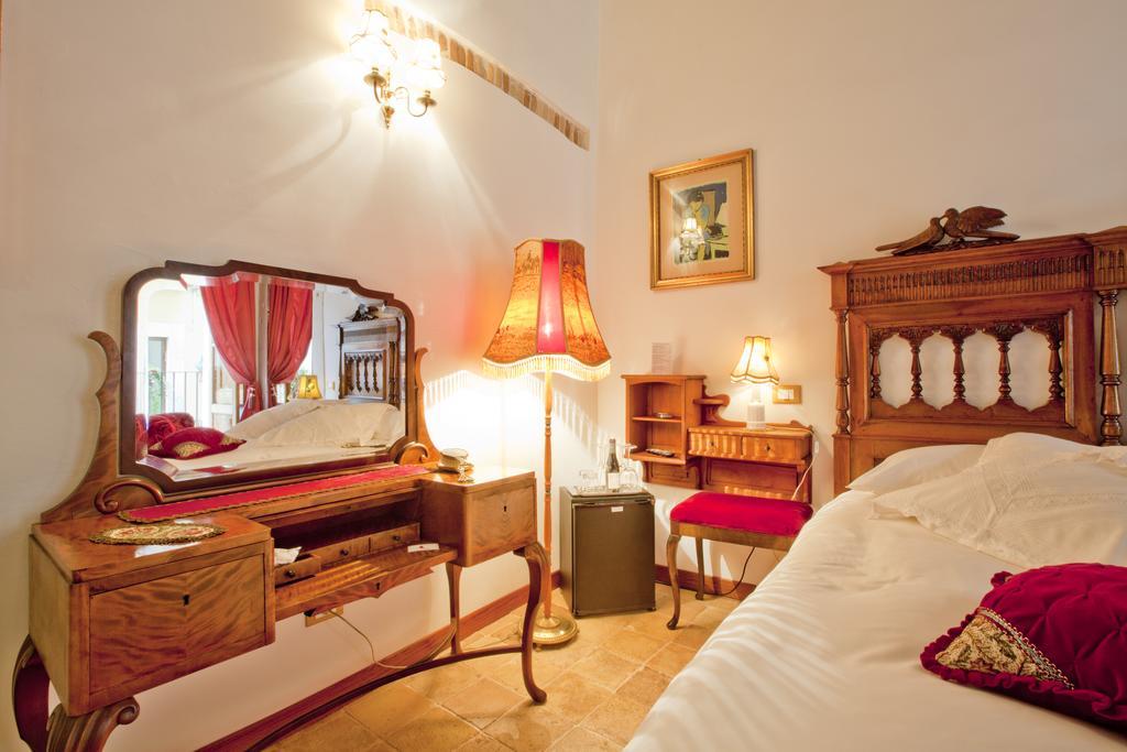 B&B Il Marchese Del Grillo ซุลโมนา ห้อง รูปภาพ