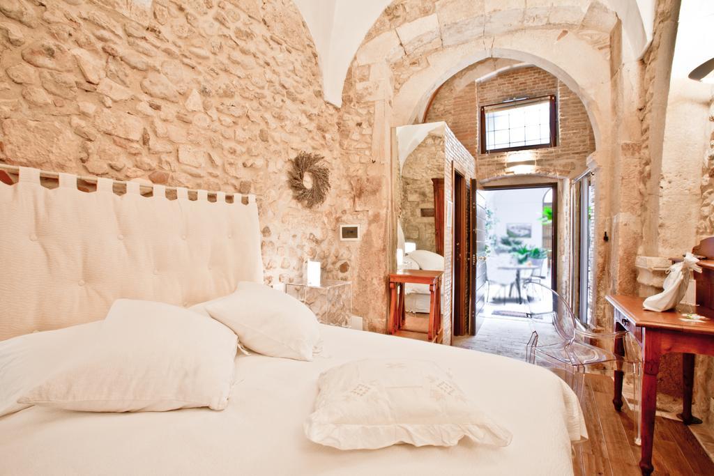B&B Il Marchese Del Grillo ซุลโมนา ห้อง รูปภาพ