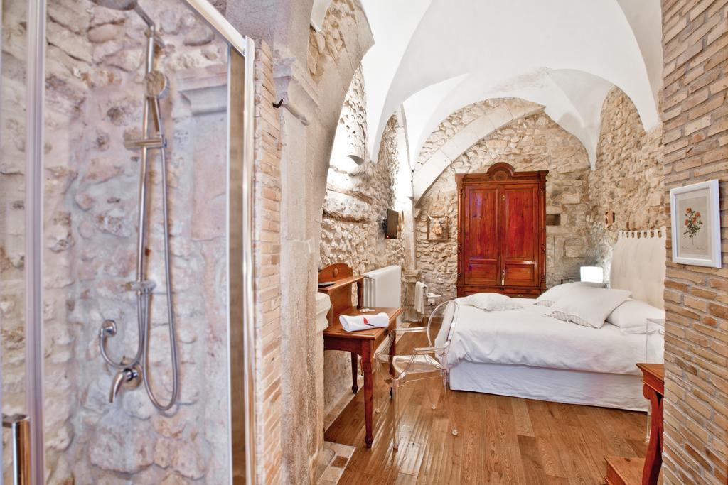 B&B Il Marchese Del Grillo ซุลโมนา ห้อง รูปภาพ